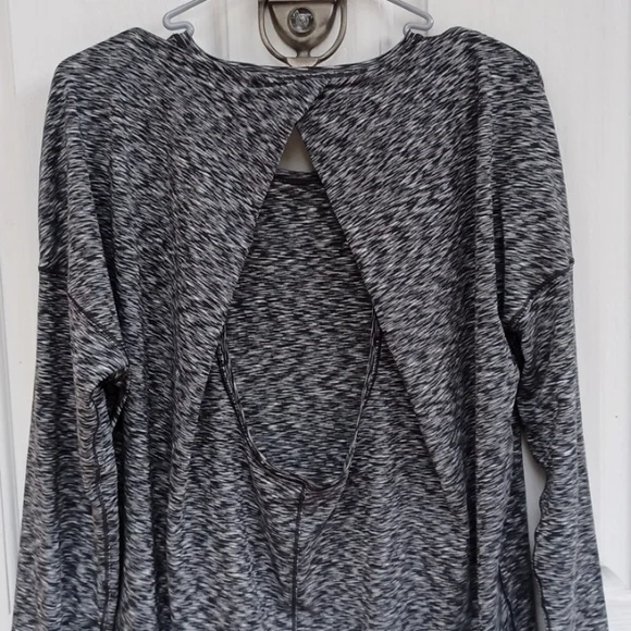 LULULEMON Open Back LS Top Sz L - Picture 4 of 5